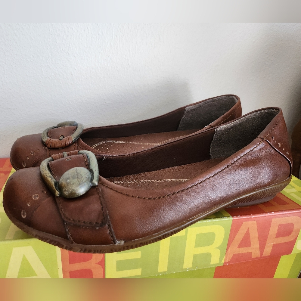 BareTraps Carla Brown Leather Flats Size 6 1/2 M - Picture 2 of 15